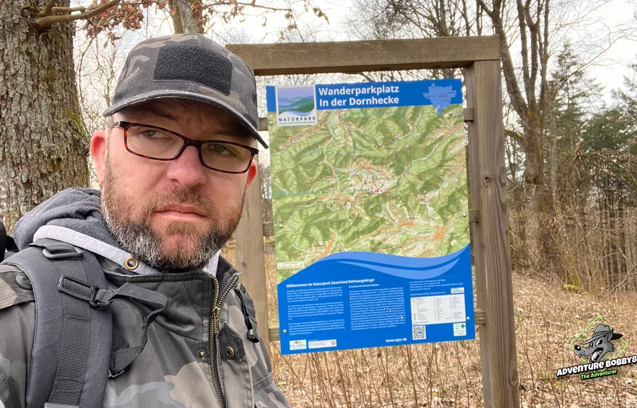 Wandern über Dornhecke!
