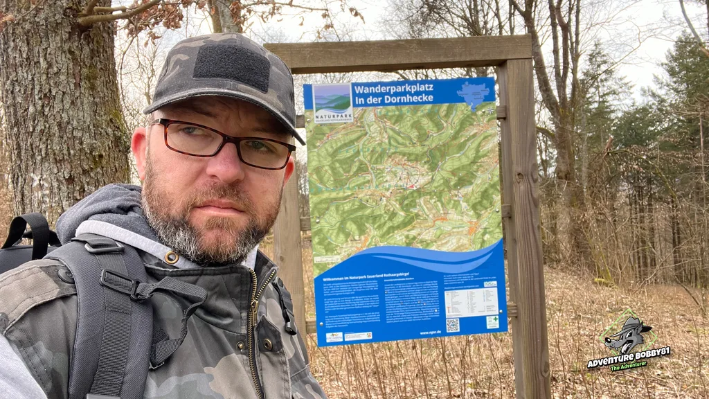 Wandern über Dornhecke!